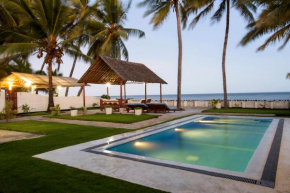 Oasys House - Beautiful Private Beach Front Home